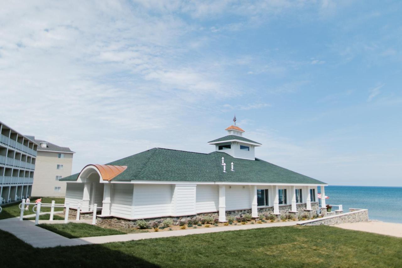 Breakers Resort - Lakeside Saint Ignace Exterior foto